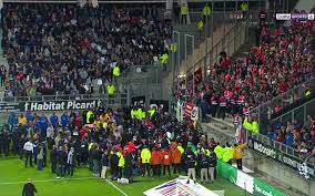 Azarkeş tribunadan yıxıldı&nbsp;