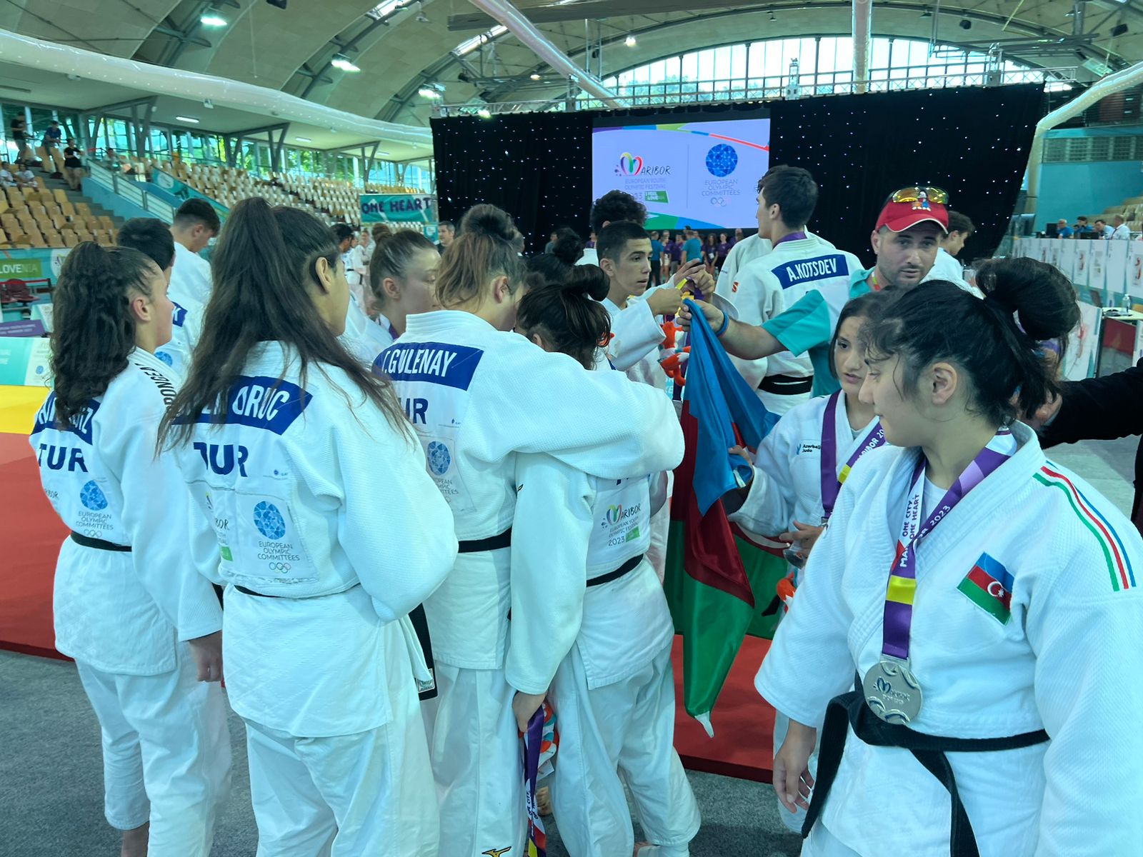 Azərbaycan komandası XVII Avropa Gənclər Olimpiya Festivalını 10 medalla başa vurdu&nbsp;- FOTO&nbsp; YENİLƏNİB