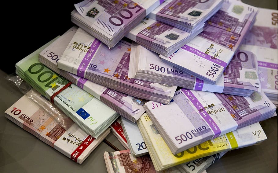 Yeni baş məşqçi üçün 400 min avro