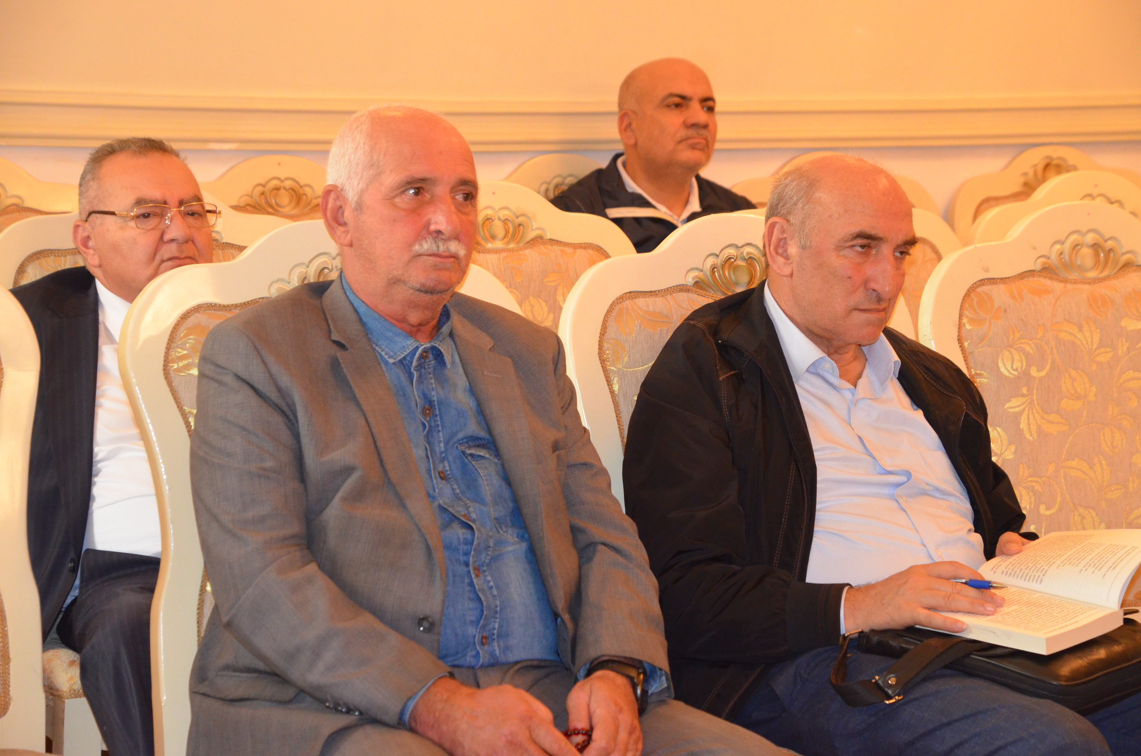 Murad Qoçuoğlunun &ldquo;Mən hər gün günəşi qarşılayıram&rdquo; kitabının təqdimatı olub - FOTO