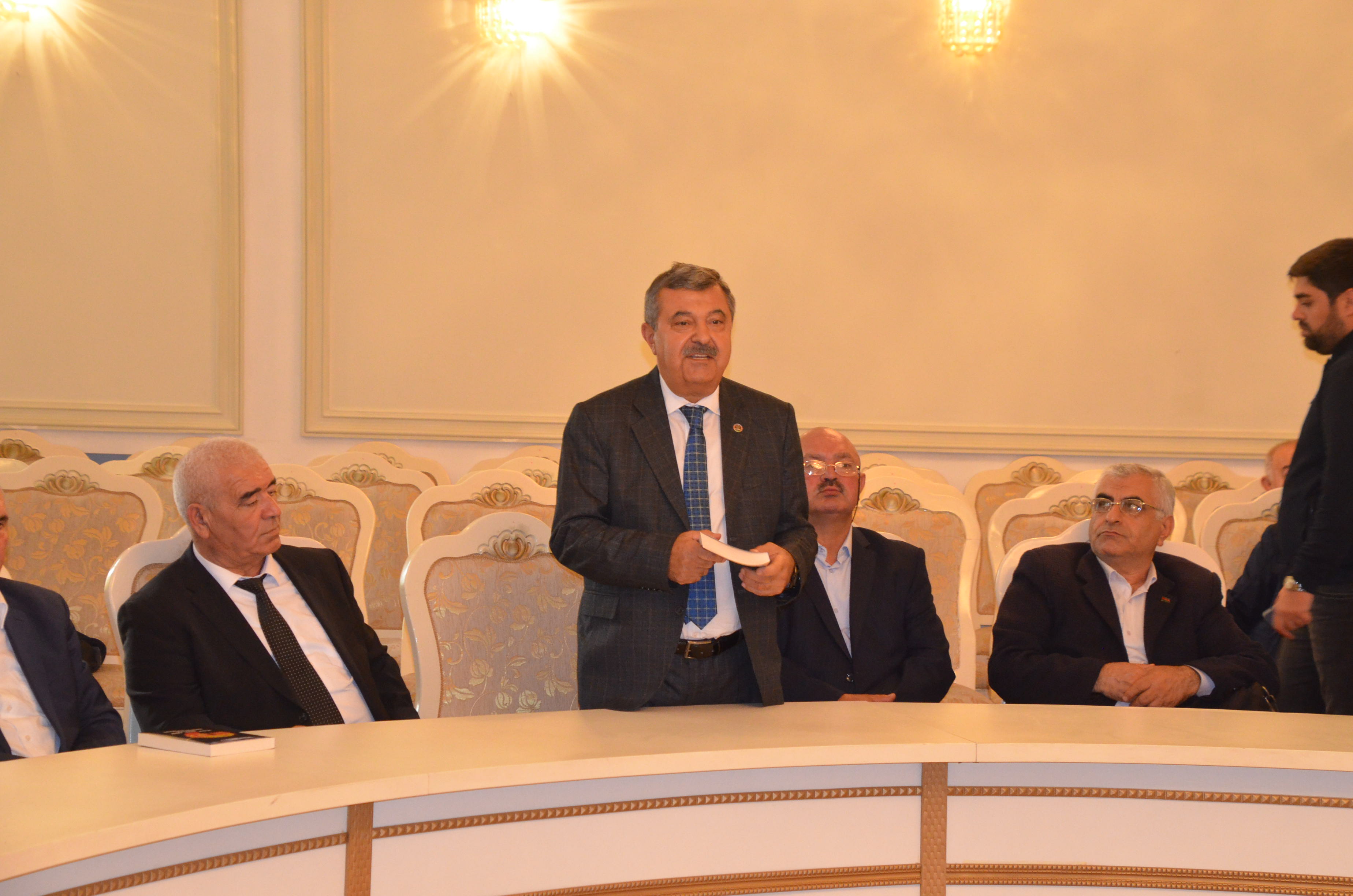 Murad Qoçuoğlunun &ldquo;Mən hər gün günəşi qarşılayıram&rdquo; kitabının təqdimatı olub - FOTO