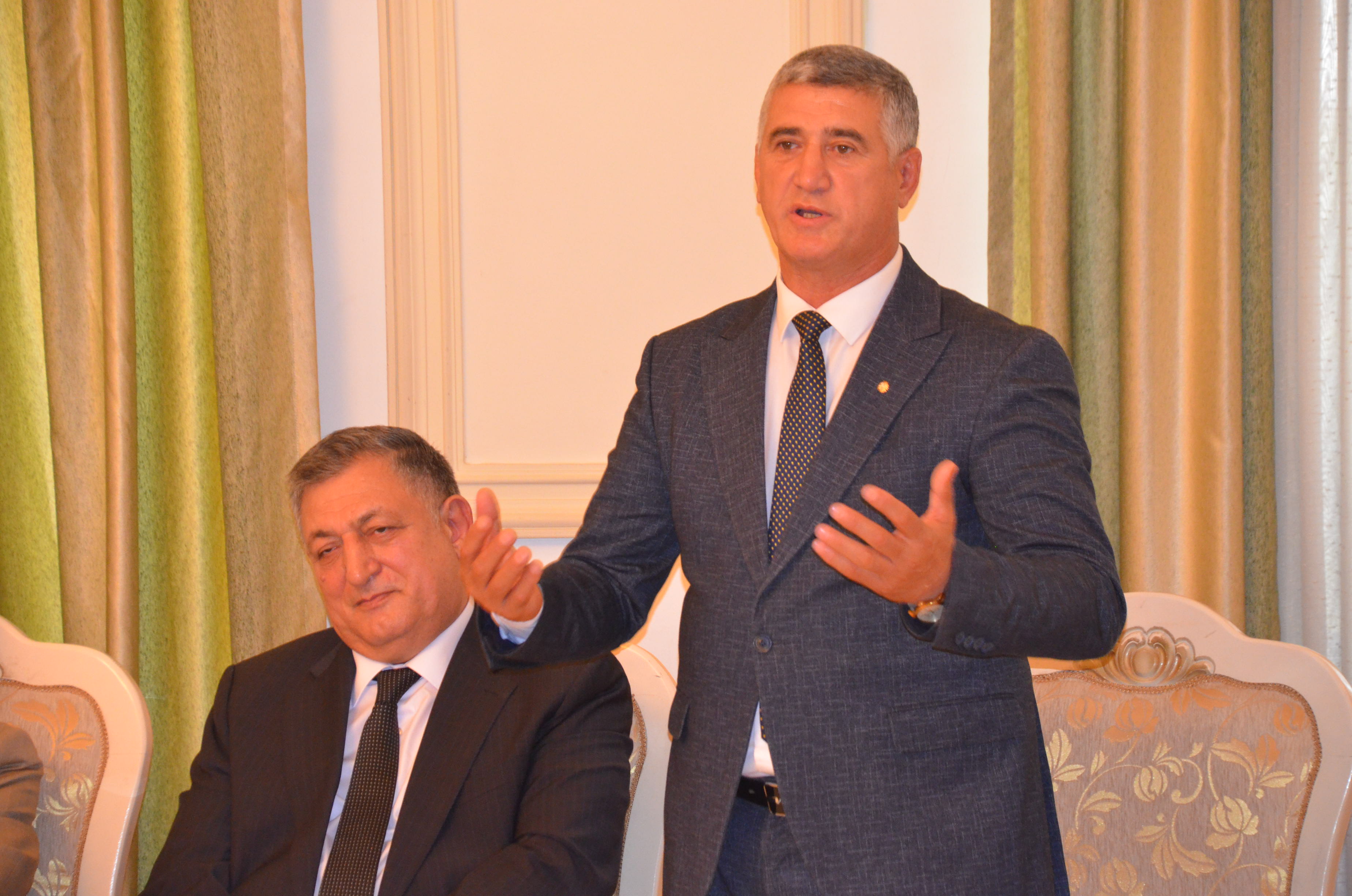Murad Qoçuoğlunun &ldquo;Mən hər gün günəşi qarşılayıram&rdquo; kitabının təqdimatı olub - FOTO