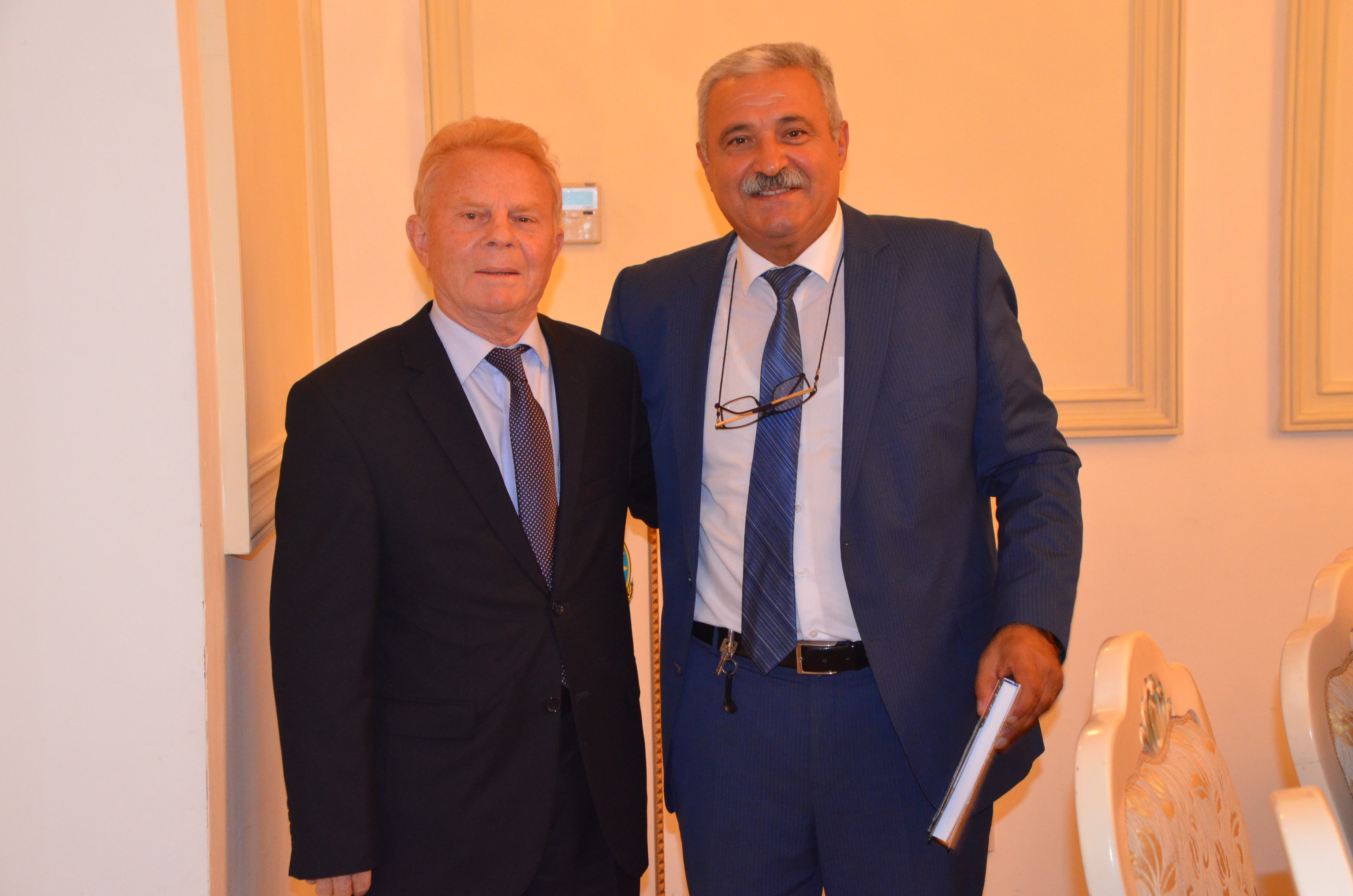 Murad Qoçuoğlunun &ldquo;Mən hər gün günəşi qarşılayıram&rdquo; kitabının təqdimatı olub - FOTO