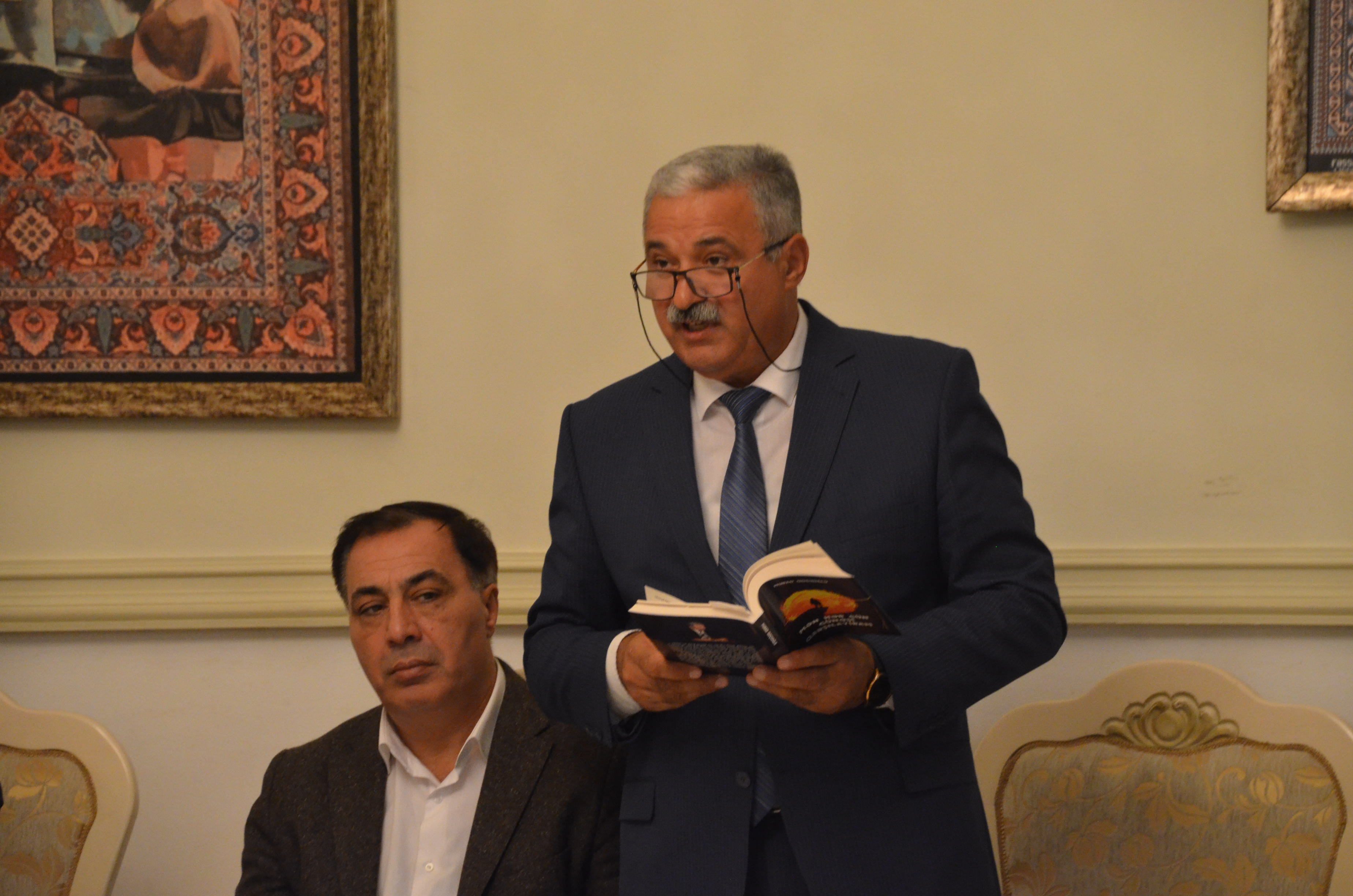 Murad Qoçuoğlunun &ldquo;Mən hər gün günəşi qarşılayıram&rdquo; kitabının təqdimatı olub - FOTO