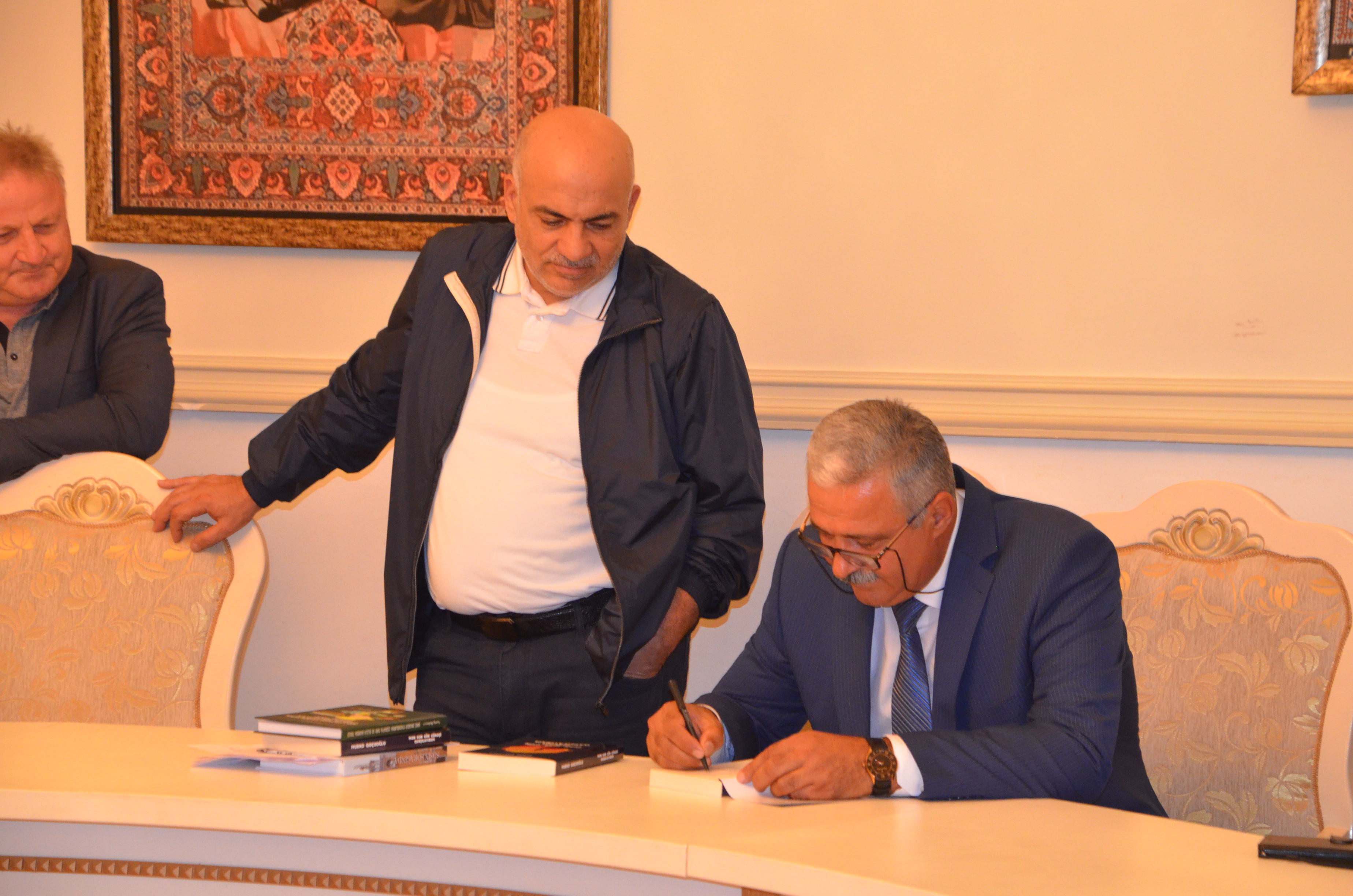 Murad Qoçuoğlunun &ldquo;Mən hər gün günəşi qarşılayıram&rdquo; kitabının təqdimatı olub - FOTO