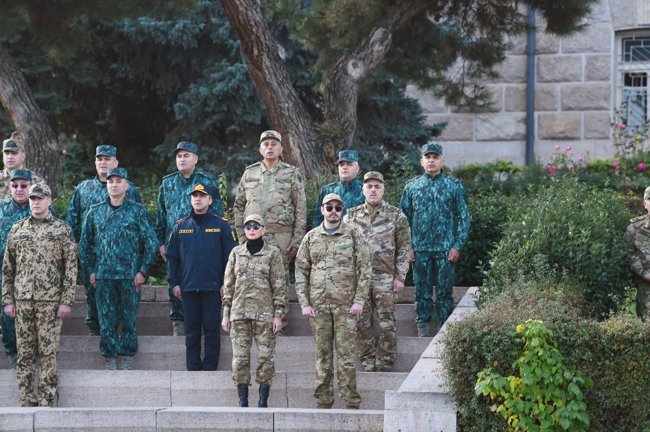 Xankəndi şəhərində Vətən müharibəsində əldə edilən Zəfərin üçüncü ildönümünə həsr olunan hərbi parad keçirilib  Prezident İlham Əliyev və birinci xanım Mehriban Əliyeva paradda iştirak ediblər&nbsp;