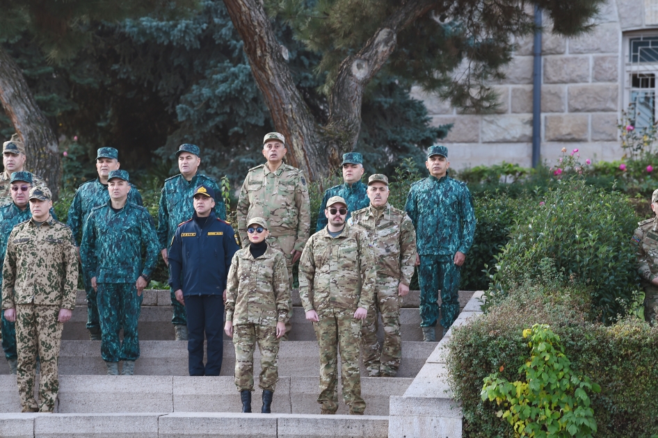 Xankəndi şəhərində Vətən müharibəsində əldə edilən Zəfərin üçüncü ildönümünə həsr olunan hərbi parad keçirilib  Prezident İlham Əliyev və birinci xanım Mehriban Əliyeva paradda iştirak ediblər&nbsp;