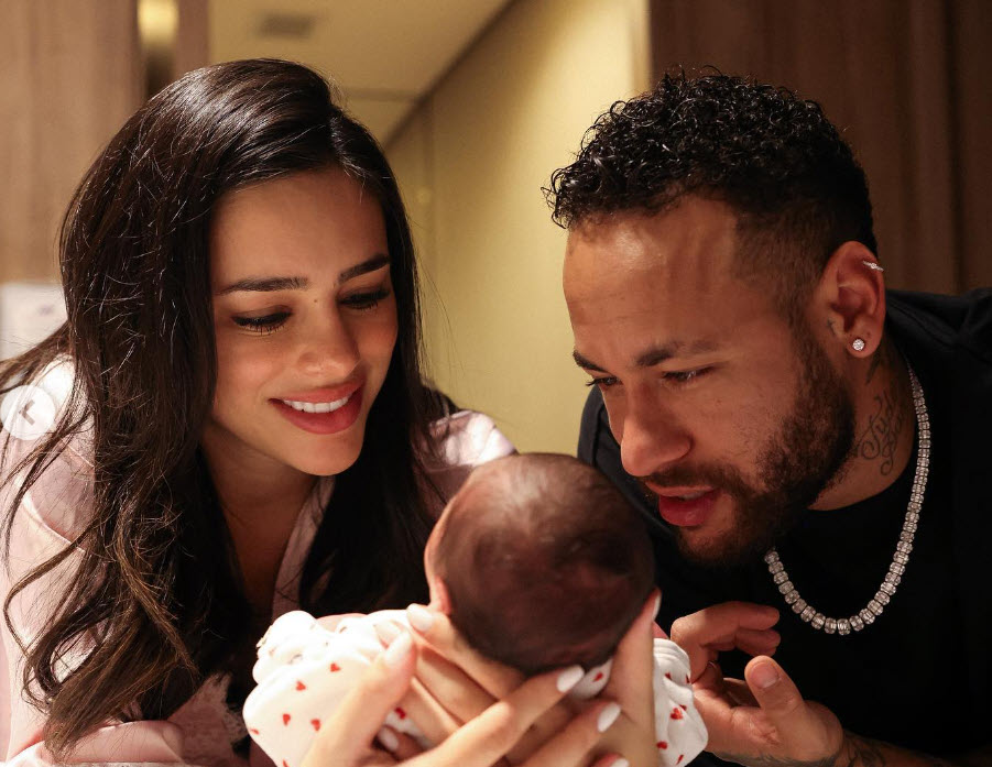 Neymarın sevgilisi açıqlama verib