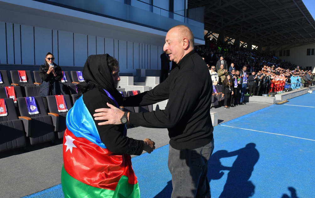 Prezident İlham Əliyev Xankəndi stadionunda çıxış edib