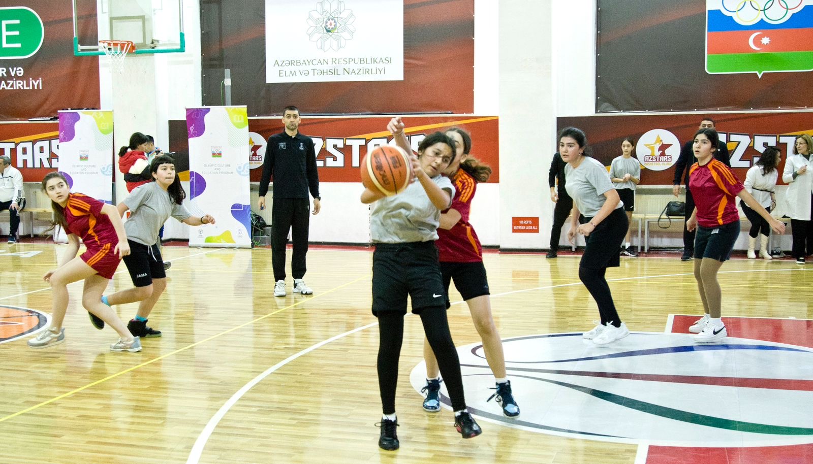 OCEP çərçivəsində məktəblilər arasında 3x3 formatında basketbol yarışı keçirilib