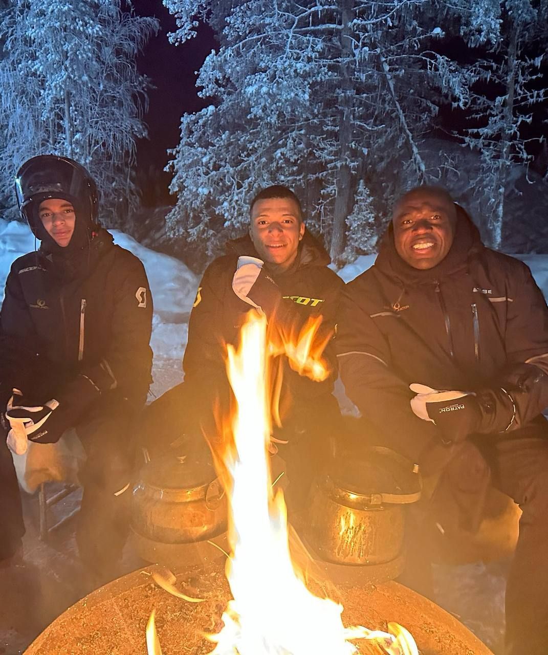 Mbappe&nbsp;ailəsi&nbsp;ilə&nbsp;qış&nbsp;tətilinə çıxıb -&nbsp;FOTO