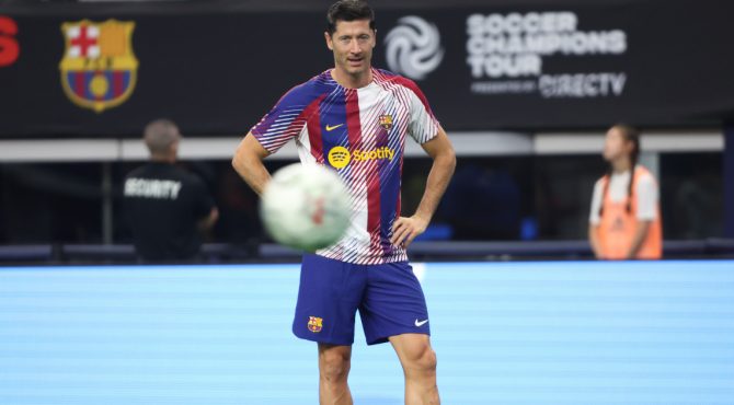 Katalonlar Levandovskini satır