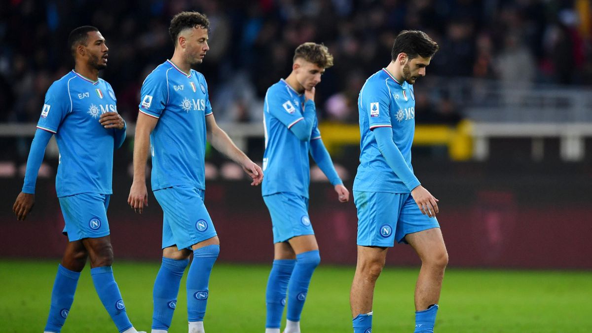 &laquo;Napoli&raquo; rəhbərliyi komandanı oteldə gizlədir