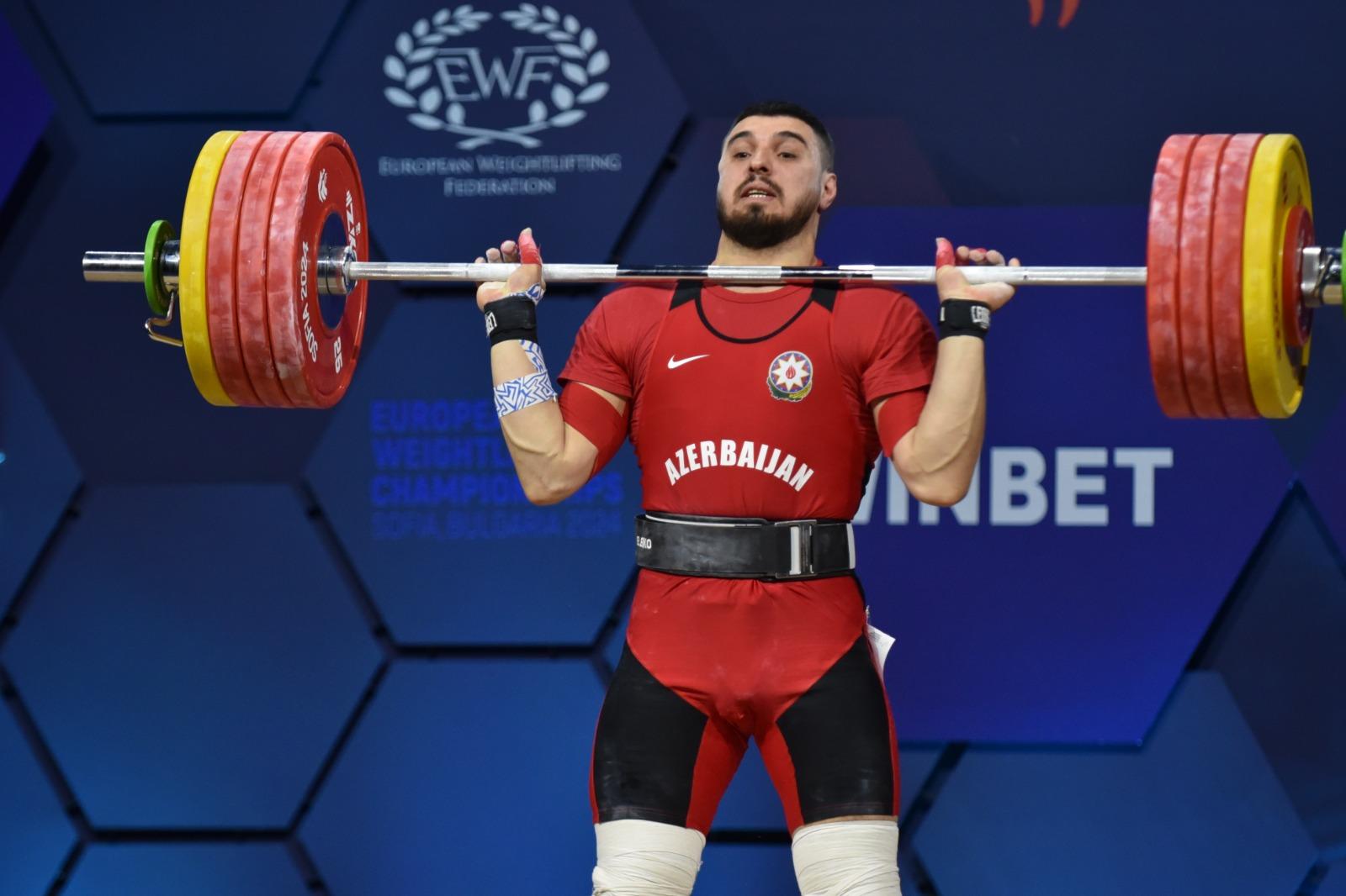 Ağırlıqqaldıranımız Sofiyada Avropa çempionu oldu - FOTO