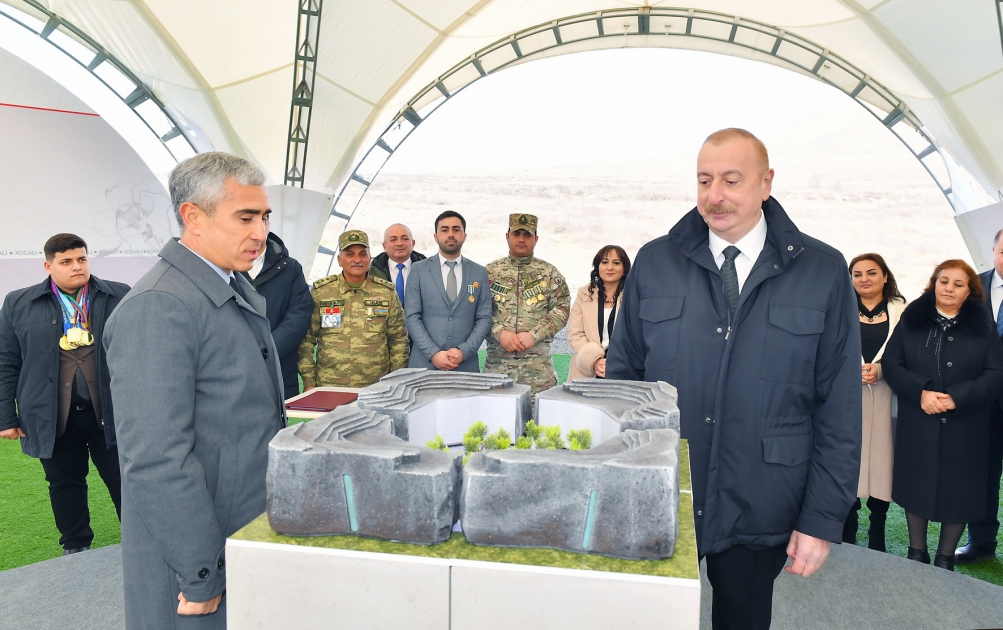 Prezident İlham Əliyev Xocalıda soyqırımı memorialının təməlini qoyub və rayon ictimaiyyətinin nümayəndələri ilə görüşüb &nbsp;