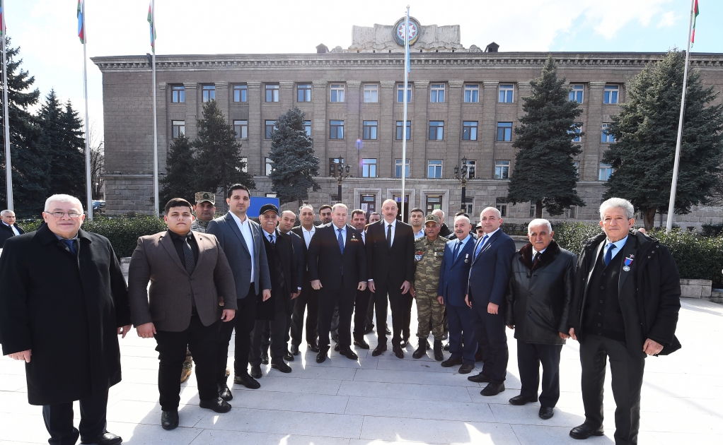 Prezident İlham Əliyev Xocalıda soyqırımı memorialının təməlini qoyub və rayon ictimaiyyətinin nümayəndələri ilə görüşüb &nbsp;