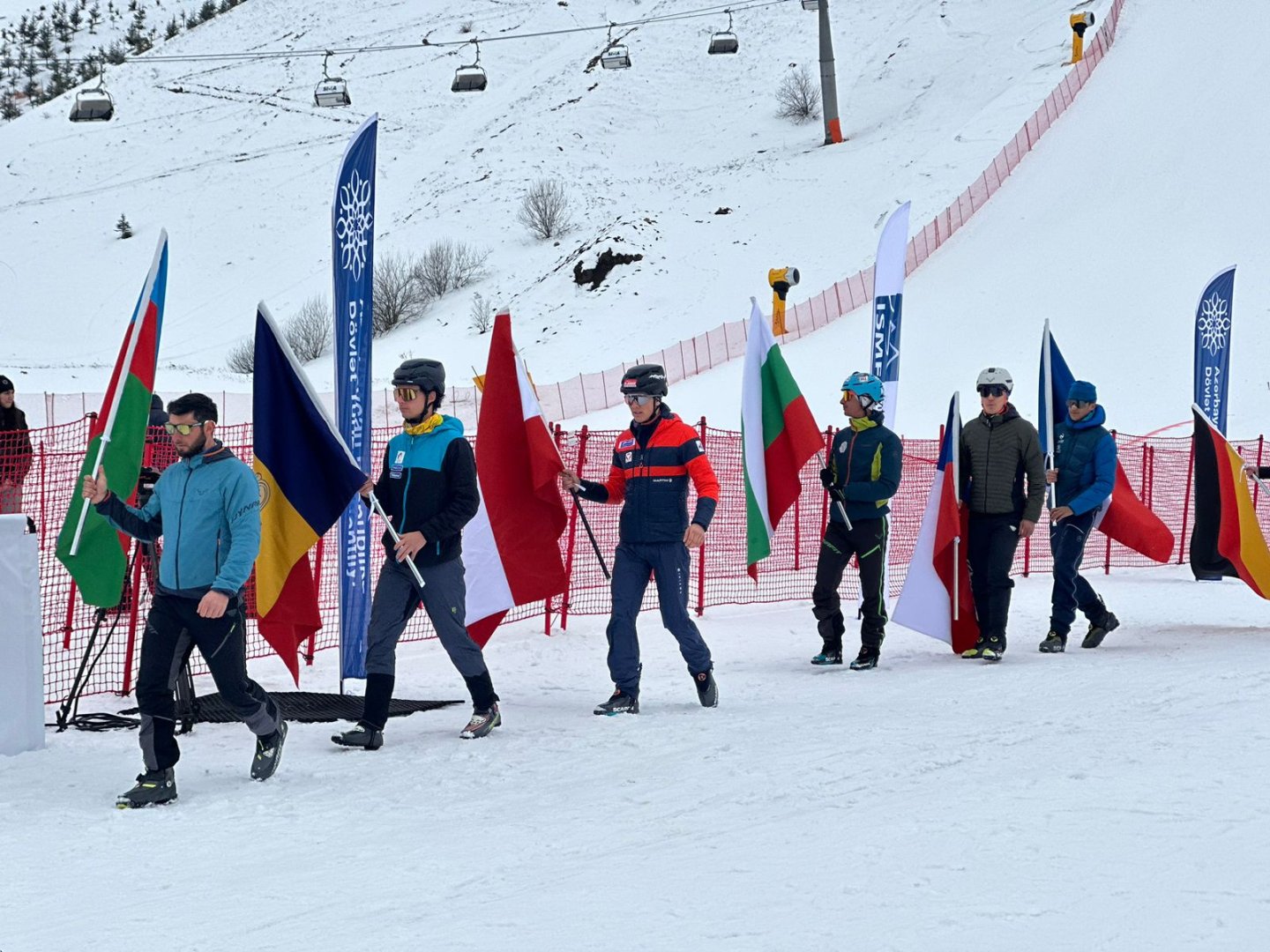 Şahdağda beynəlxalq xizək alpinizmi yarışı keçirilir