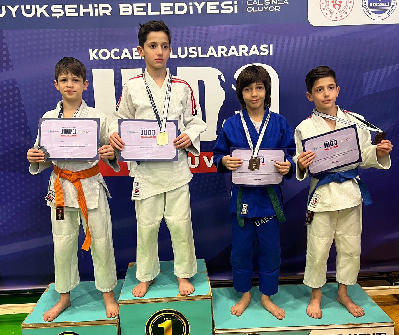“Judo Club 2012”nin yetirmələri İstanbuldan 8 medalla qayıdırlar