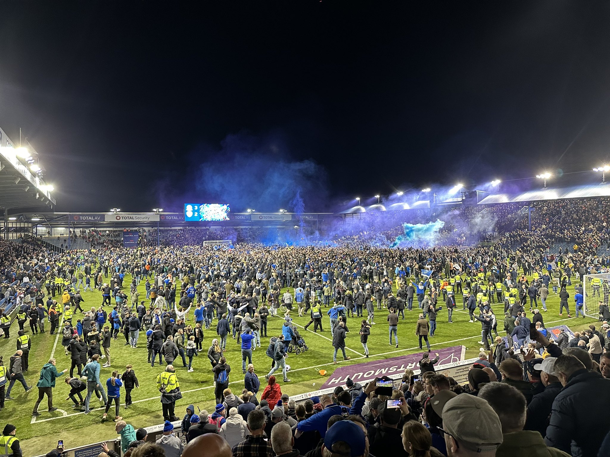 Keçmiş komandasını 12 ildən sonra zirvəyə qaldırdı - FOTO