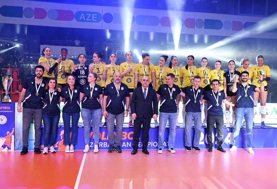 Voleybol üzrə Azərbaycan çempionatının qalibləri mükafatlandırılıb - FOTO