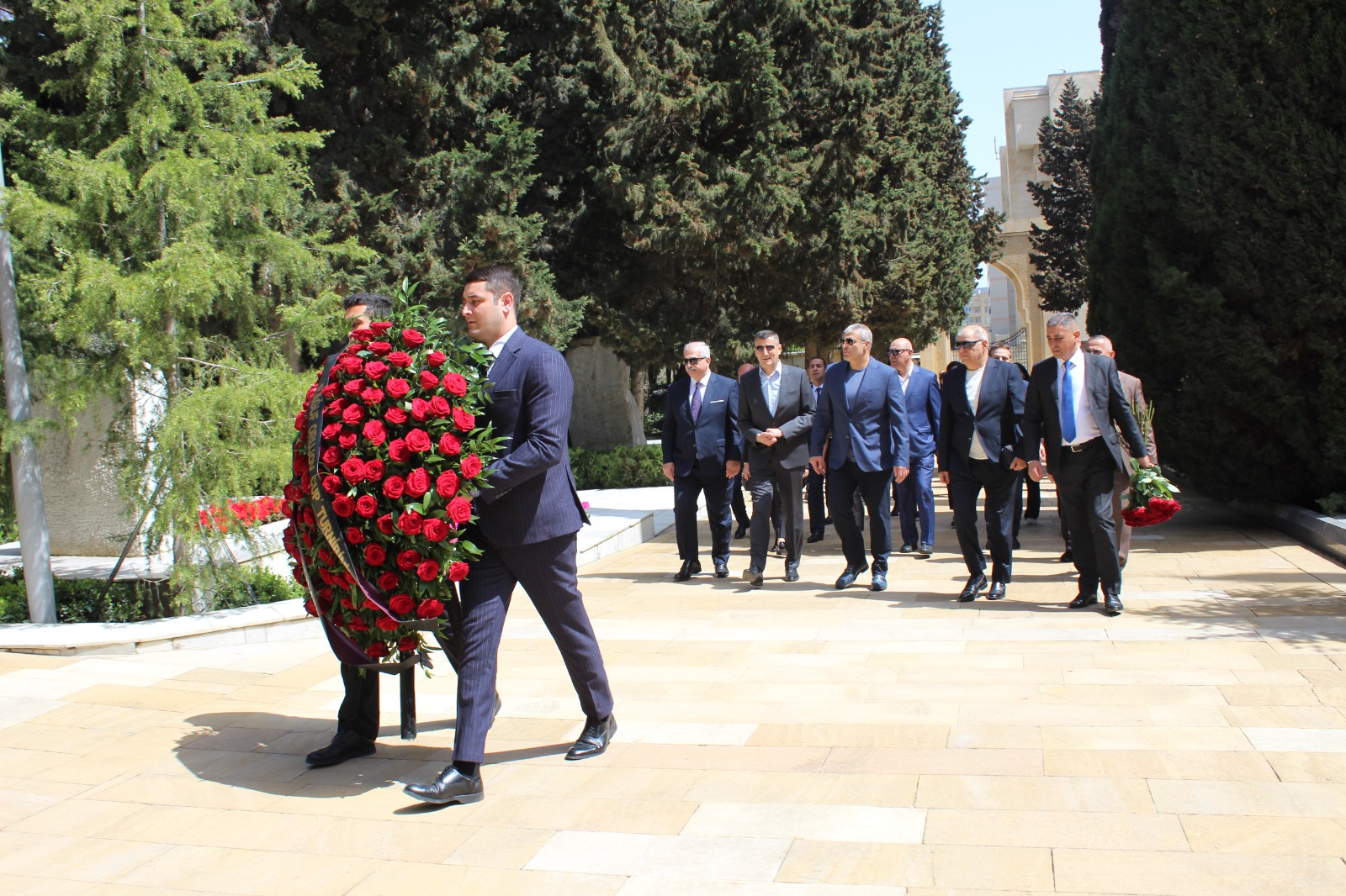 V &ldquo;Raquf Orucov Kuboku&rdquo; turnirinin təşkilatçıları Fəxri xiyabanı və Şəhidlər xiyabanını ziyarət ediblər - FOTO