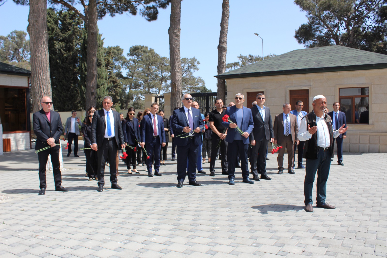 V &ldquo;Raquf Orucov Kuboku&rdquo; turnirinin təşkilatçıları Fəxri xiyabanı və Şəhidlər xiyabanını ziyarət ediblər - FOTO