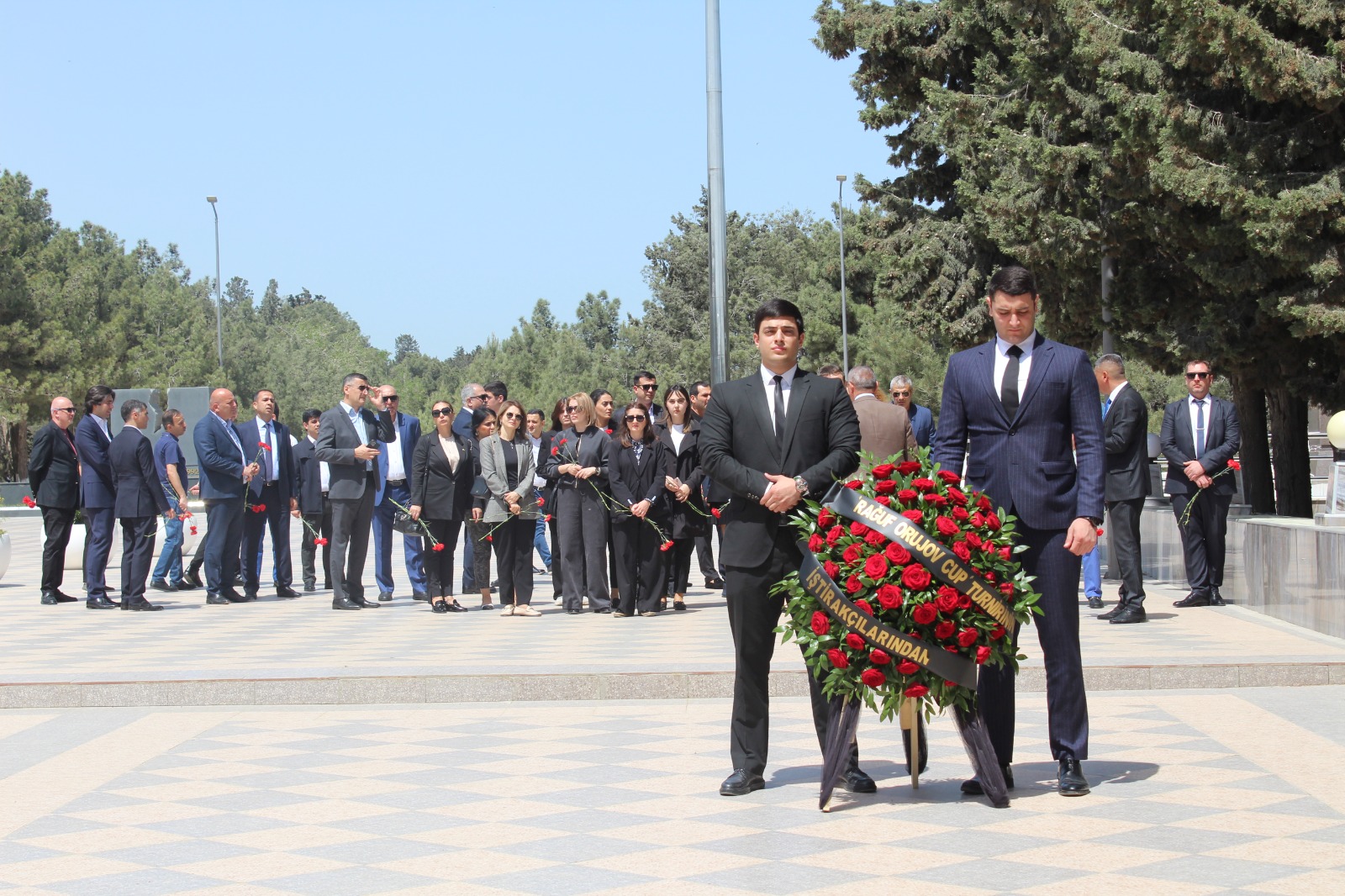 V &ldquo;Raquf Orucov Kuboku&rdquo; turnirinin təşkilatçıları Fəxri xiyabanı və Şəhidlər xiyabanını ziyarət ediblər - FOTO