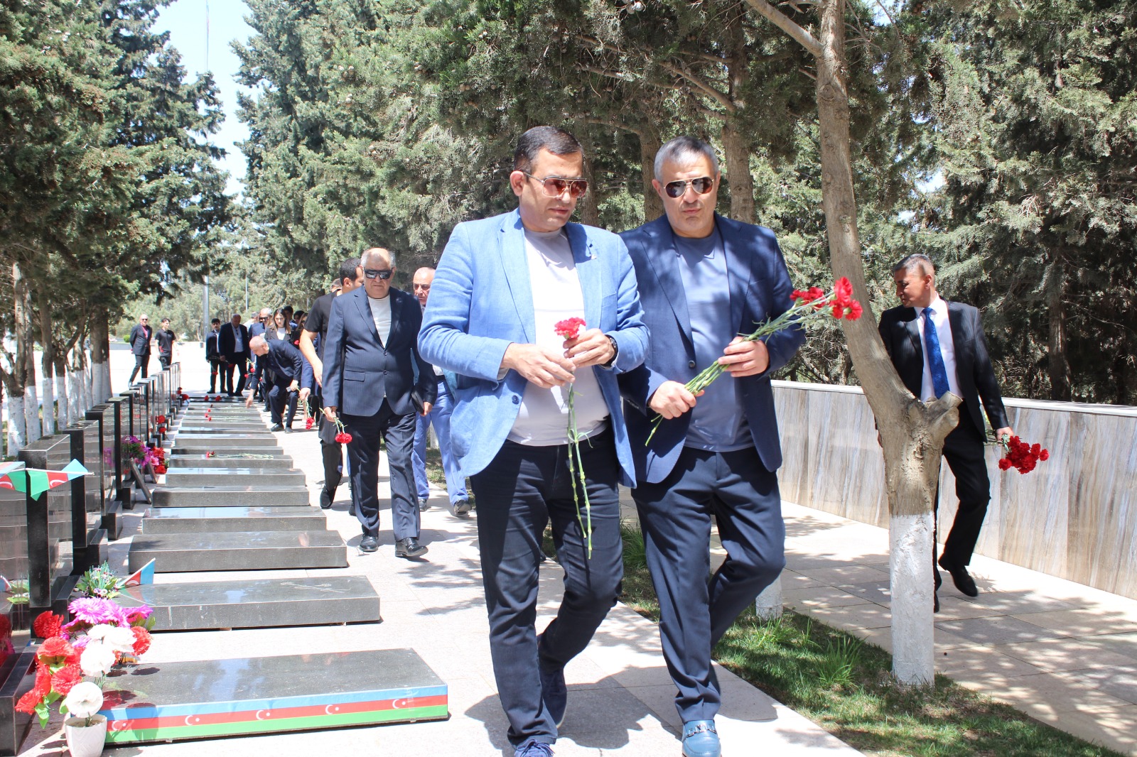 V &ldquo;Raquf Orucov Kuboku&rdquo; turnirinin təşkilatçıları Fəxri xiyabanı və Şəhidlər xiyabanını ziyarət ediblər - FOTO