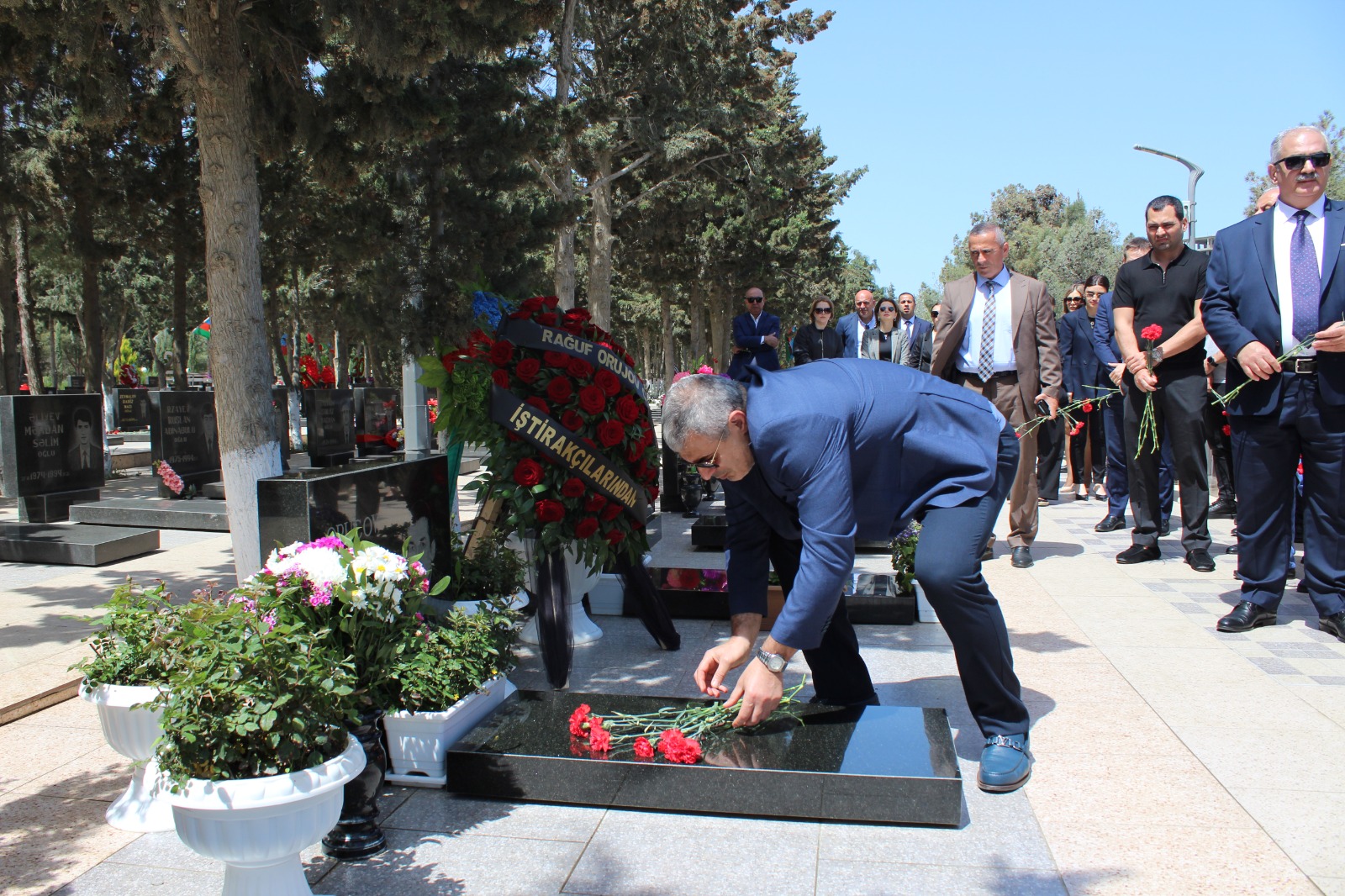 V &ldquo;Raquf Orucov Kuboku&rdquo; turnirinin təşkilatçıları Fəxri xiyabanı və Şəhidlər xiyabanını ziyarət ediblər - FOTO