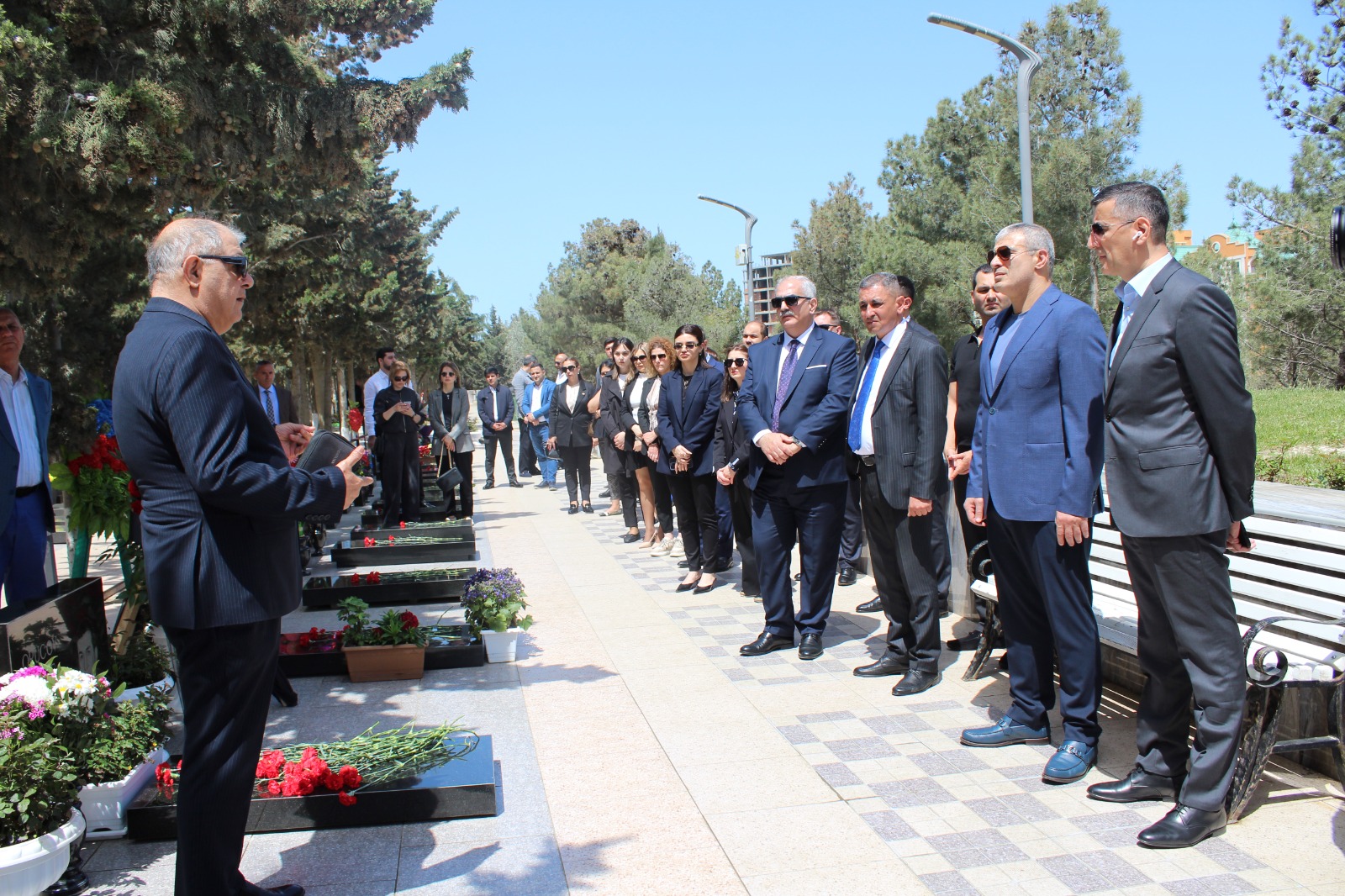 V &ldquo;Raquf Orucov Kuboku&rdquo; turnirinin təşkilatçıları Fəxri xiyabanı və Şəhidlər xiyabanını ziyarət ediblər - FOTO