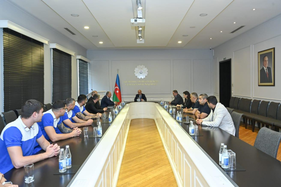 Federasiya rəhbərliyi millimizin üzvləri ilə görüşüb