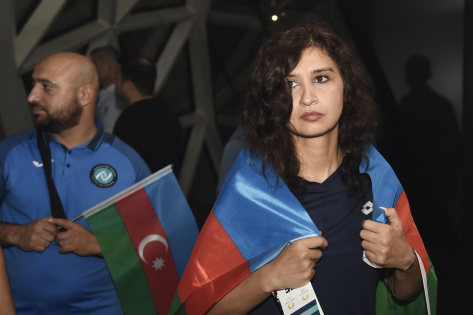 Azərbaycanın bir qrup idmançısı Parisə yola düşüb
