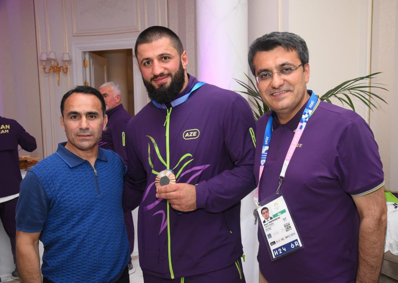 “Azərbaycan Olimpiya Evi”ndə XXXIII Yay Olimpiya Oyunlarında medal qazanmış idmançılarımızla görüş olub