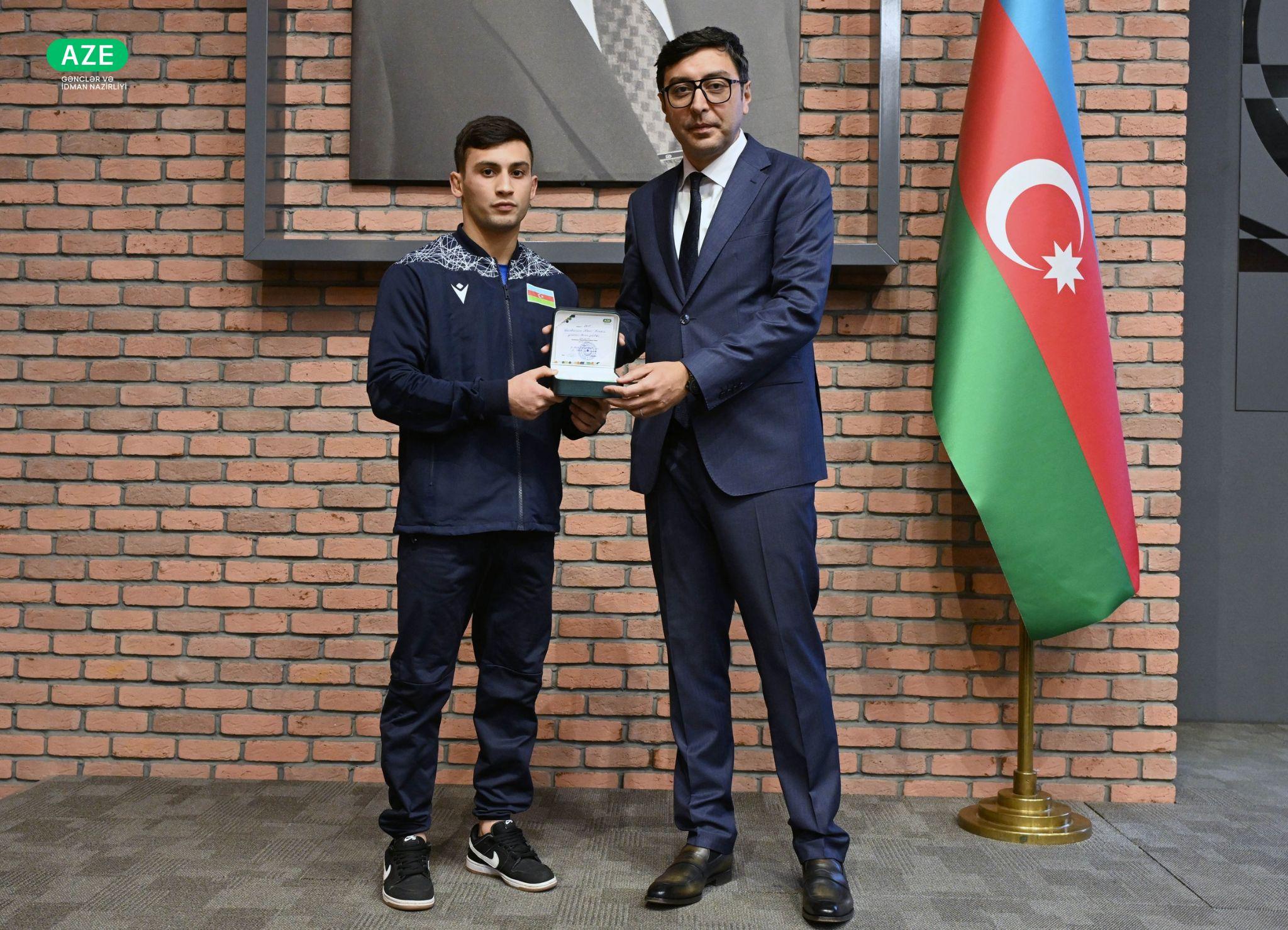 Ötən ay beynəlxalq yarışlarda uğurla çıxış etmiş idmançılarla görüş olub