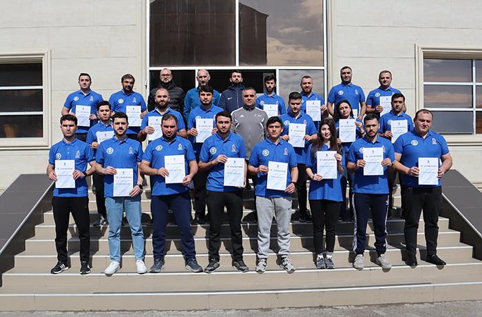 D kateqoriyalı məşqçi kursları başa çatdı