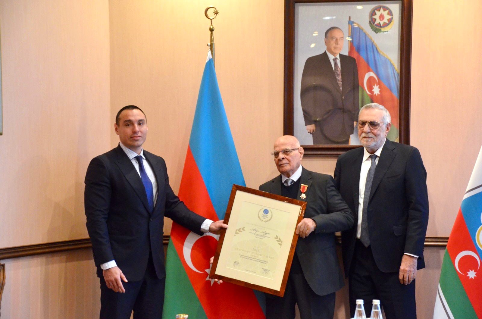 MOK-un İcraiyyə Komitəsinin yeni tərkibdə növbəti iclası keçirilib