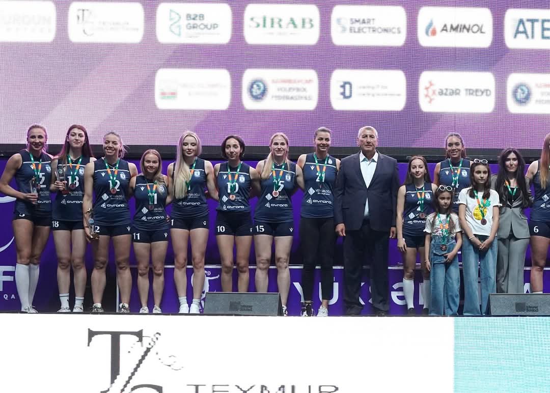 Qadın voleybolçular arasında Yüksək Liqanın qalibləri mükafatlandırılıb 