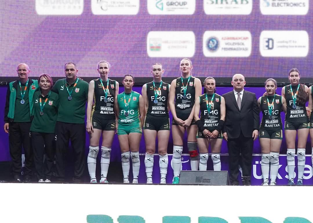 Qadın voleybolçular arasında Yüksək Liqanın qalibləri mükafatlandırılıb 