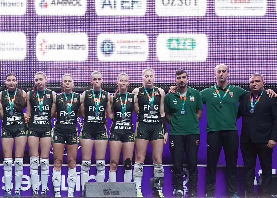 Qadın voleybolçular arasında Yüksək Liqanın qalibləri mükafatlandırılıb 