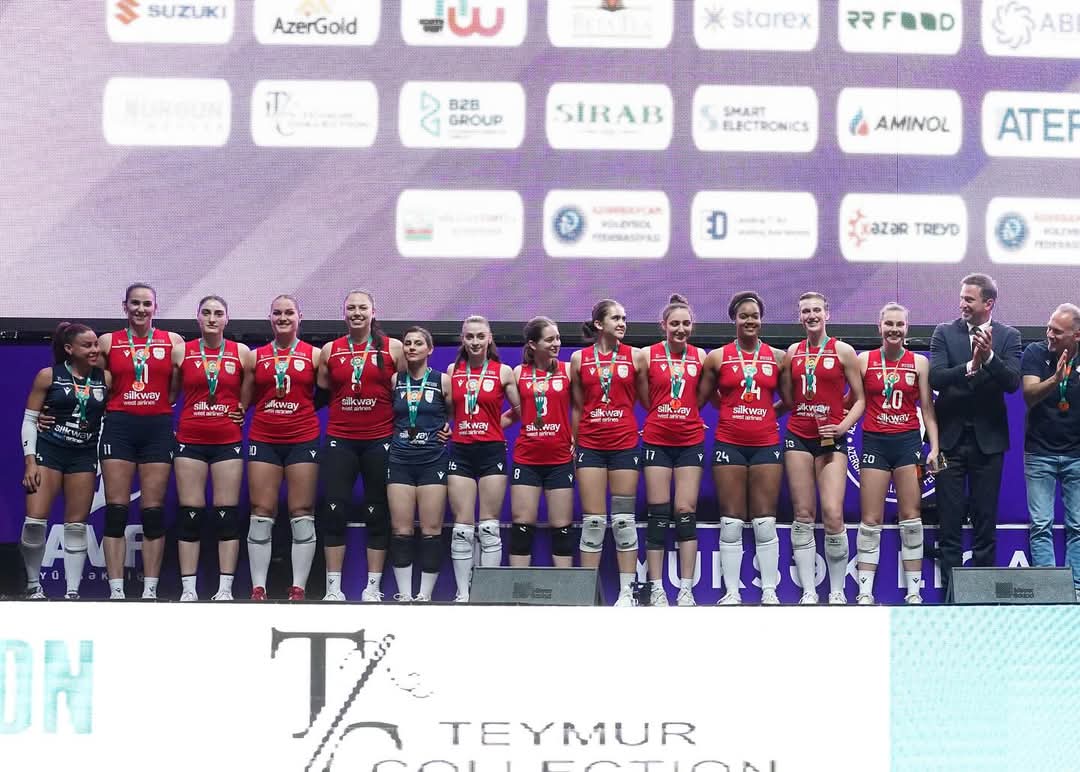 Qadın voleybolçular arasında Yüksək Liqanın qalibləri mükafatlandırılıb 
