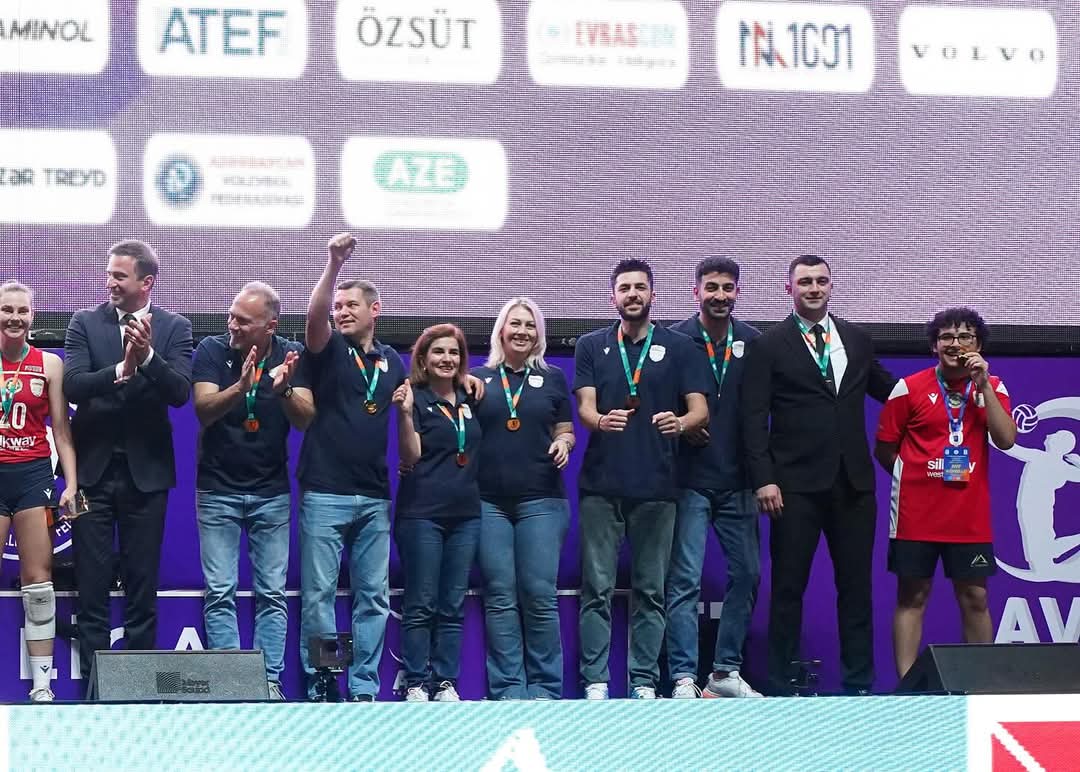 Qadın voleybolçular arasında Yüksək Liqanın qalibləri mükafatlandırılıb 