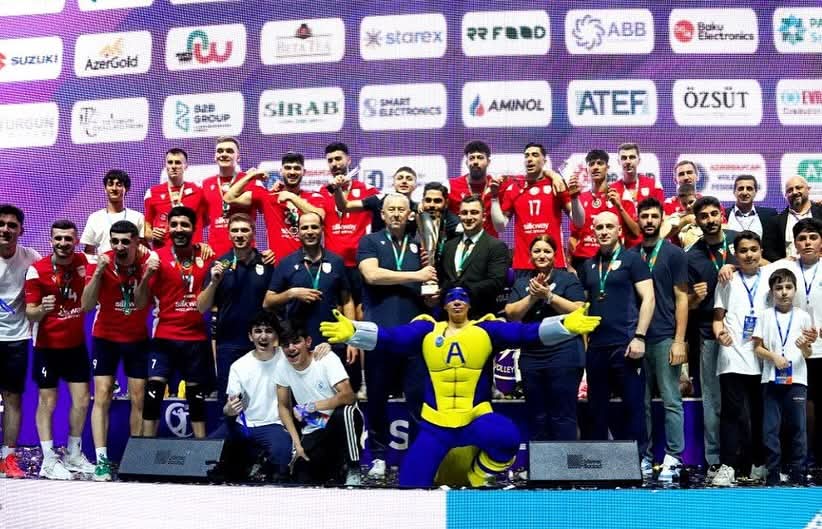“Azərreyl”ə çempionluq kuboku təqdim edildi