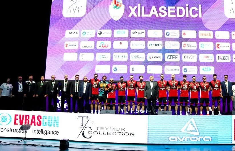 “Azərreyl”ə çempionluq kuboku təqdim edildi
