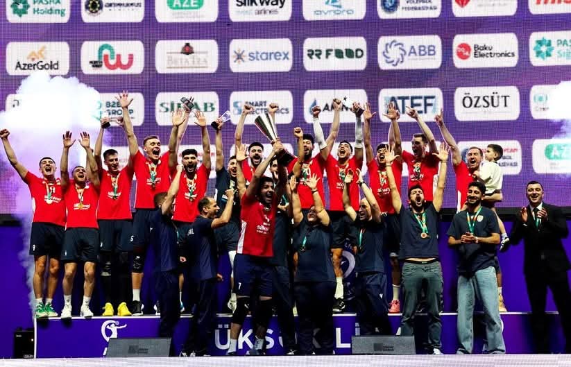 “Azərreyl”ə çempionluq kuboku təqdim edildi