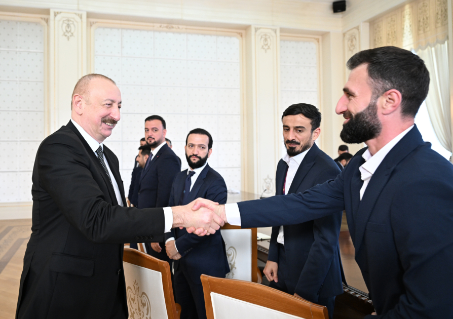 Prezident İlham Əliyev minifutbol üzrə dünya çempionatının qalibi olan Azərbaycan milli komandasının üzvlərini qəbul edib