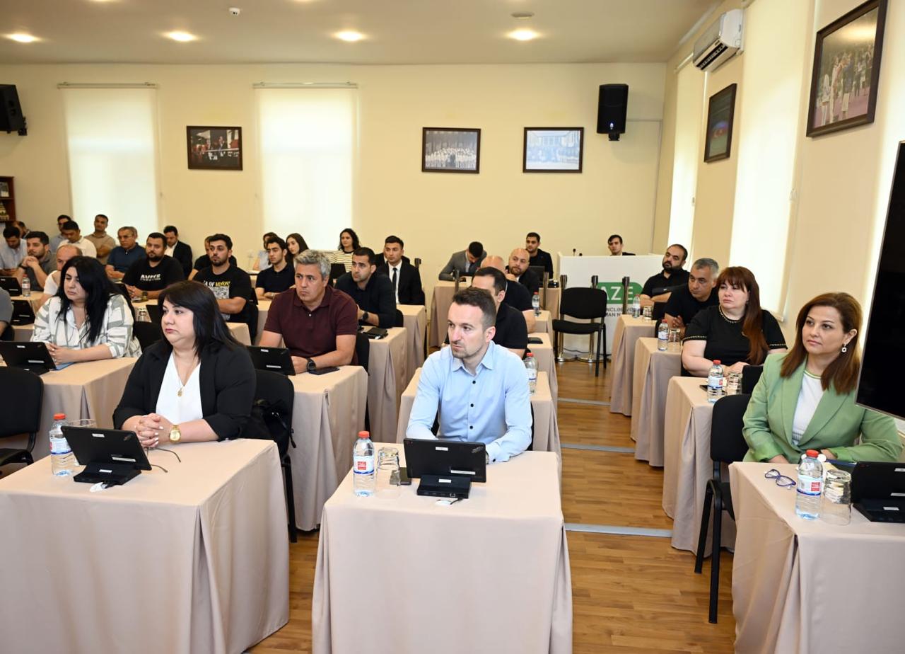 Gənclər və İdman Nazirliyində III MDB Oyunlarına hazırlıq işləri ilə bağlı görüş keçirilib