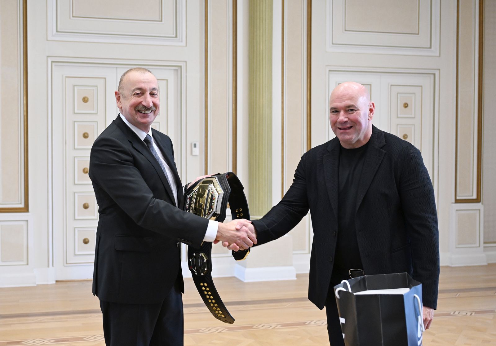 Prezident İlham Əliyev UFC-nin prezidentini qəbul edib
