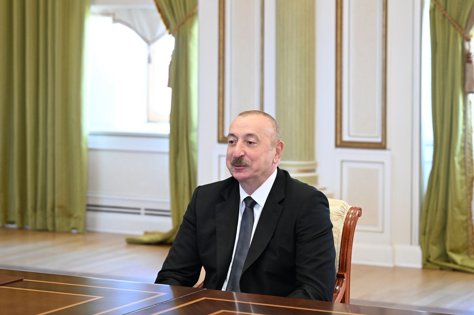 Prezident İlham Əliyev UFC-nin prezidentini qəbul edib
