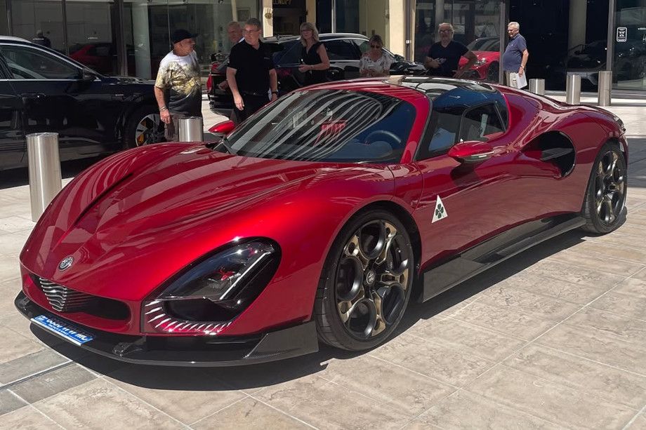 &quot;Mercedes&quot; pilotu &quot;Alfa Romeo&quot; alıb - FOTO