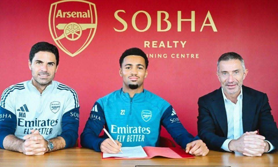 "Arsenal" gənc yarımmüdafiəçi ilə müqaviləni yenilədi 